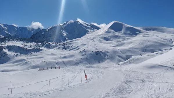 Pistes de ski enneigées des stations autour de La Mure